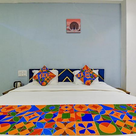 Fabhotel Code Surate Extérieur photo