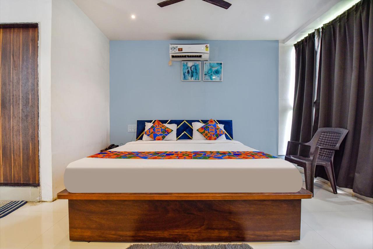 Fabhotel Code Surate Extérieur photo
