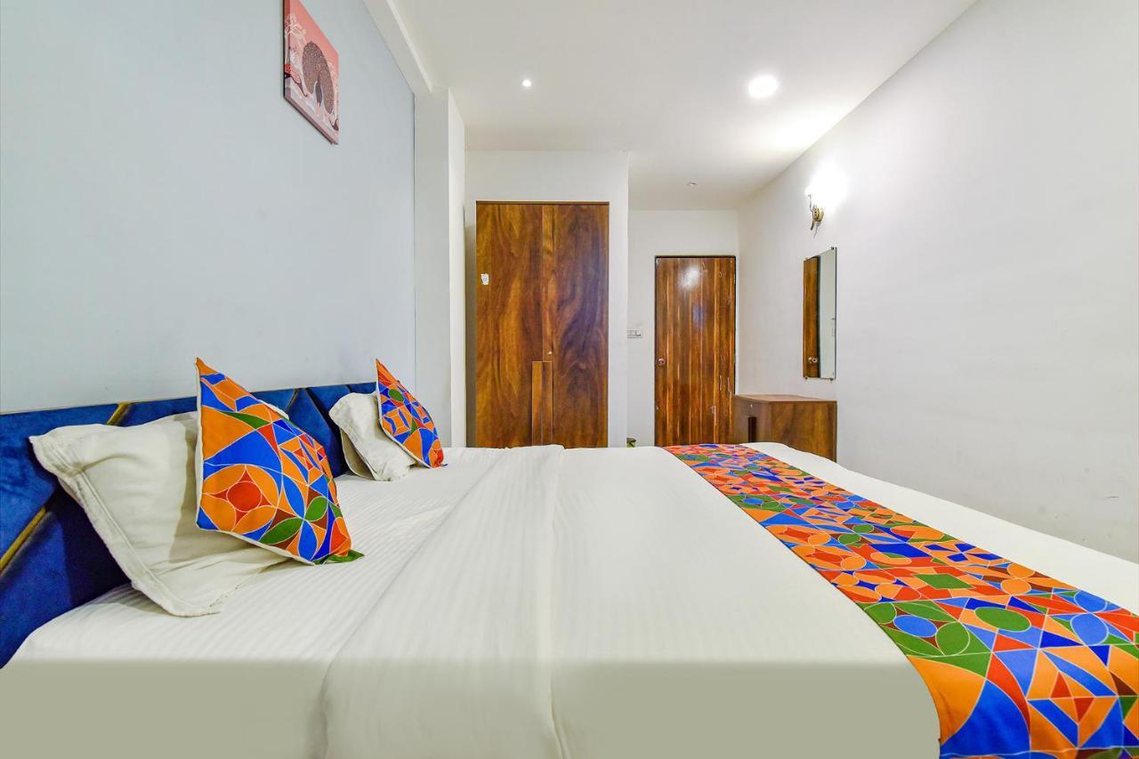 Fabhotel Code Surate Extérieur photo