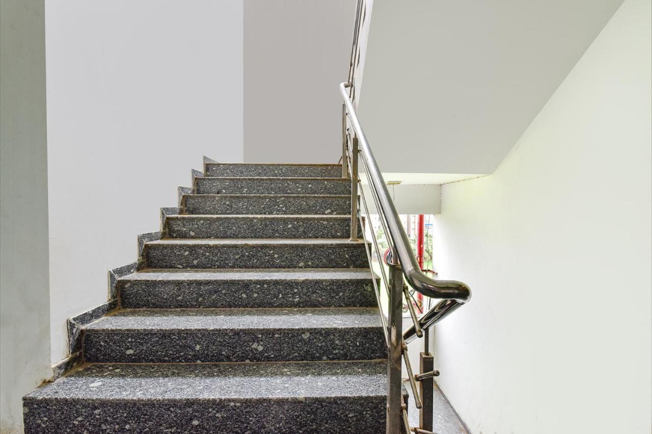 Fabhotel Code Surate Extérieur photo