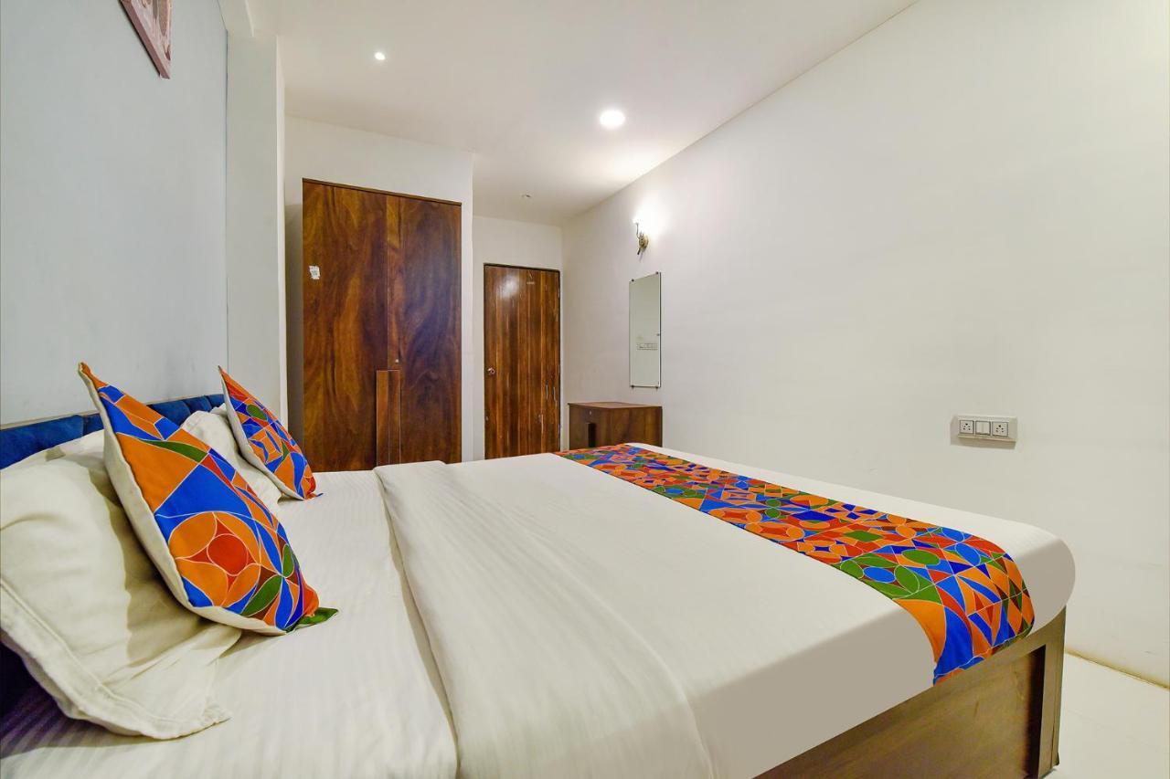 Fabhotel Code Surate Extérieur photo