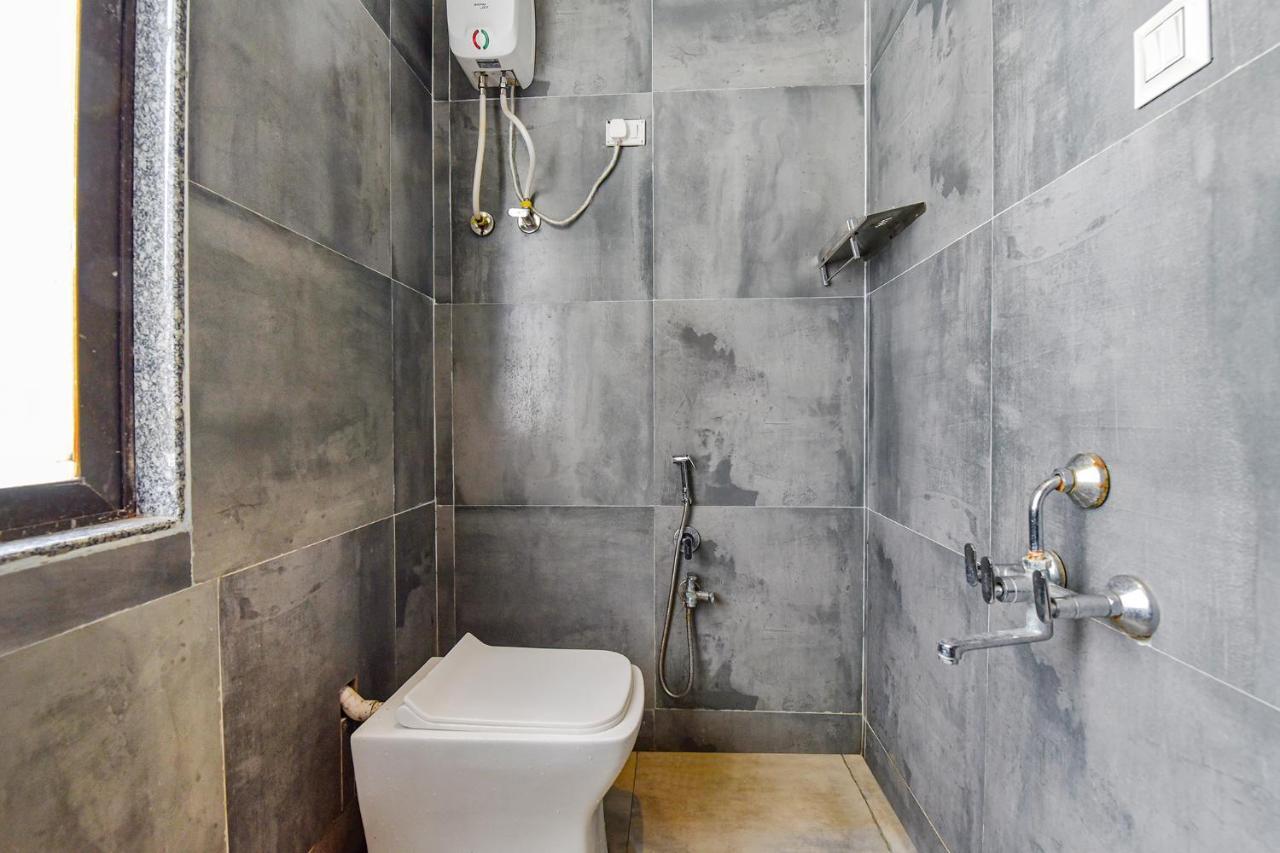 Fabhotel Code Surate Extérieur photo
