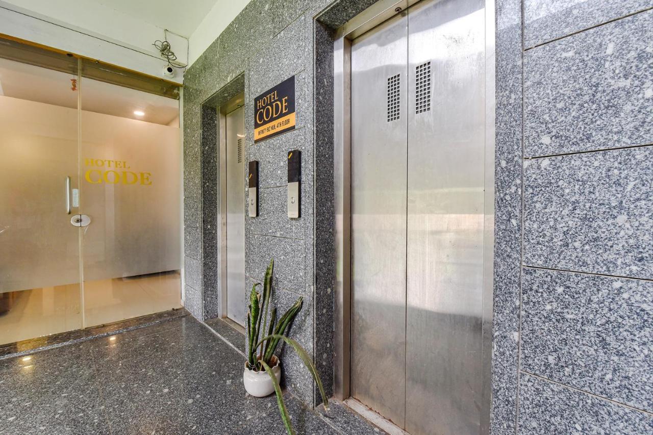 Fabhotel Code Surate Extérieur photo